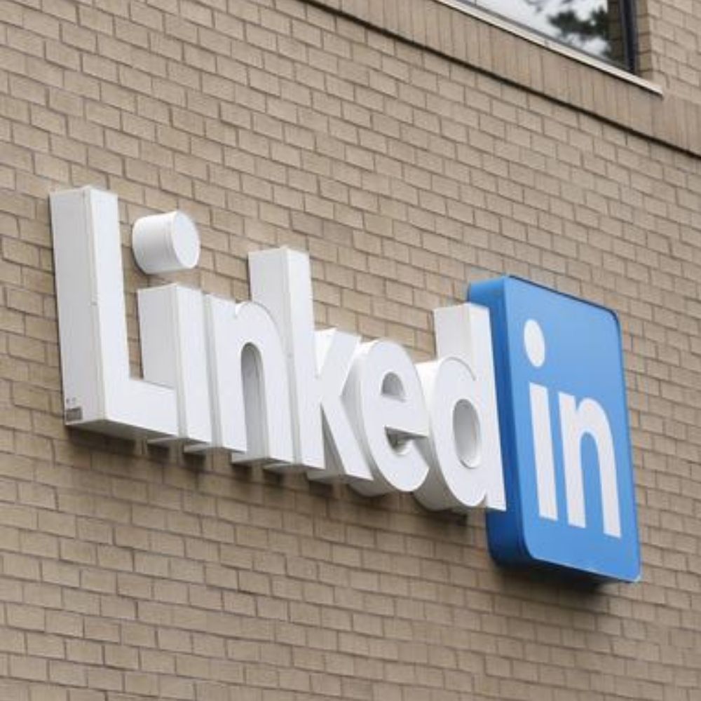 LinkedIn has agreed to settle a gender pay discrimination lawsuit for $1.8 million in back wages-thumnail