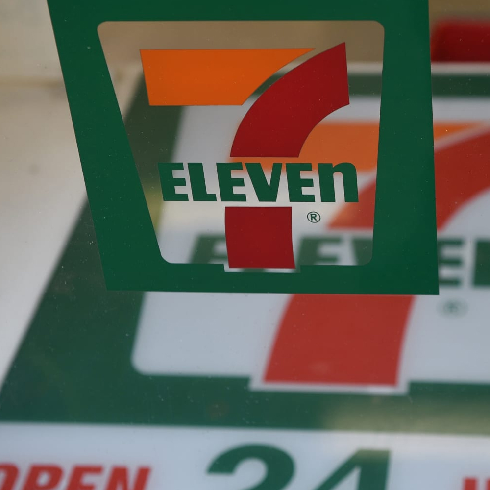 7-Eleven Fires 880 Corporate Workers as Part of Restructuring-thumnail
