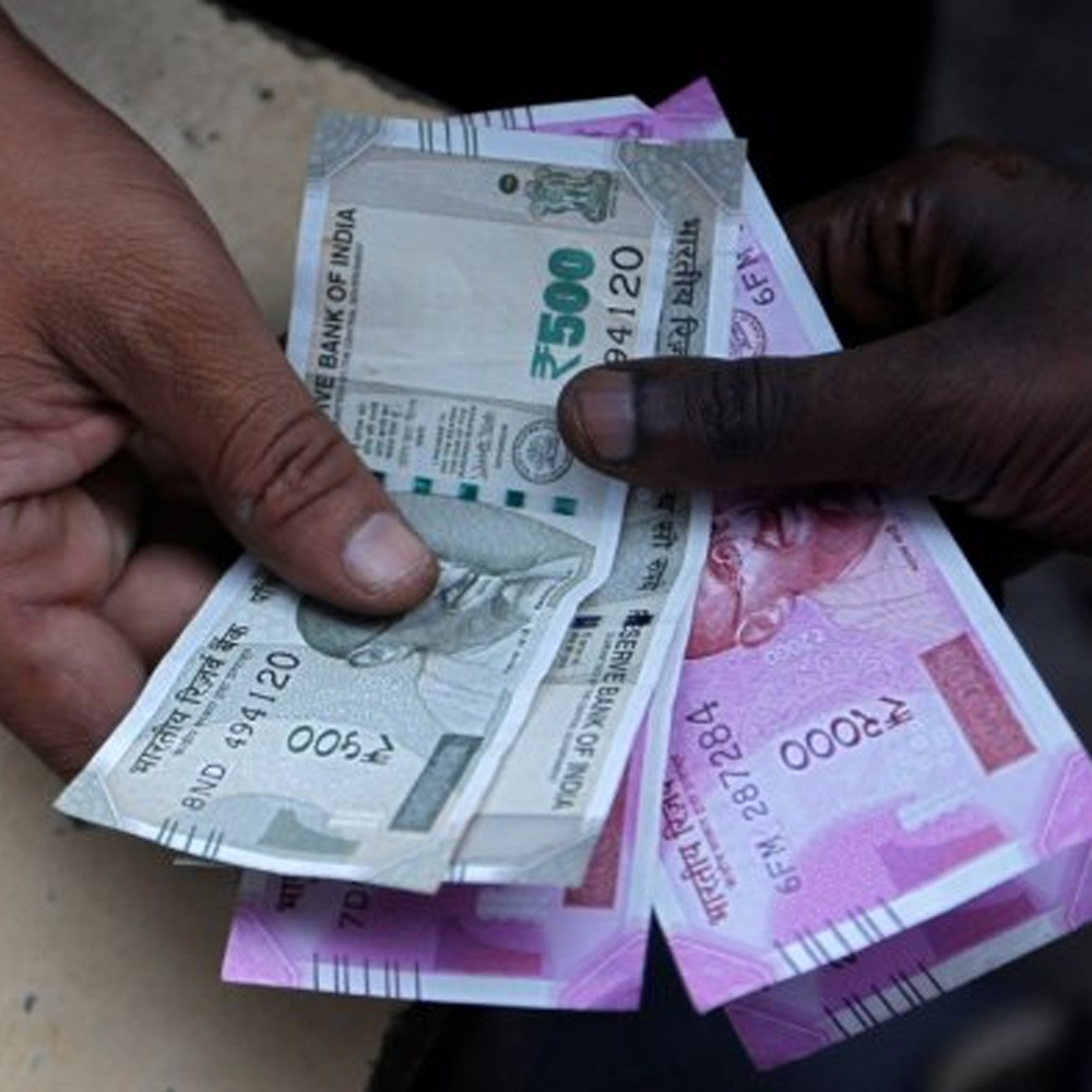 Indian rupee slips to a four-week against dollar-thumnail