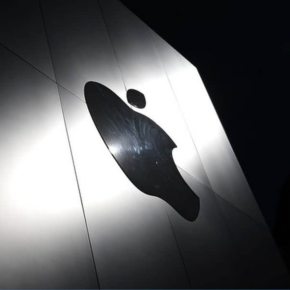 Apple Is Stifling the Metaverse, Tech Expert Says-thumnail