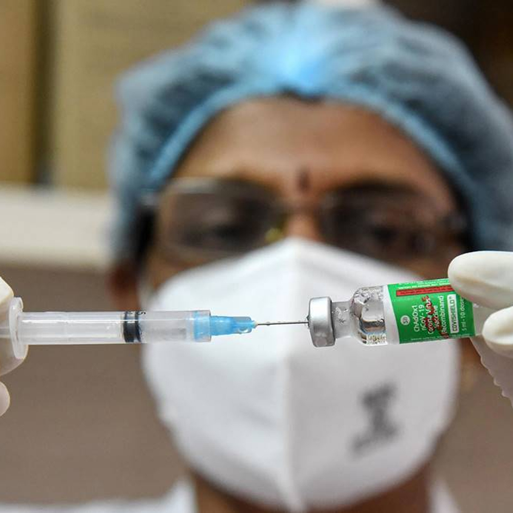 <strong>DCGI grants Bharat Biotech permission to use the intranasal Covid-19 vaccine for emergency use.</strong>-thumnail
