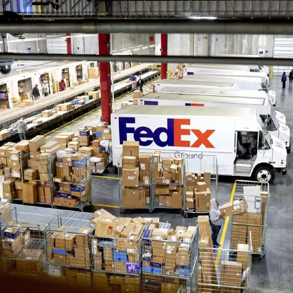 FedEx to close stores to reduce operating expenses-thumnail