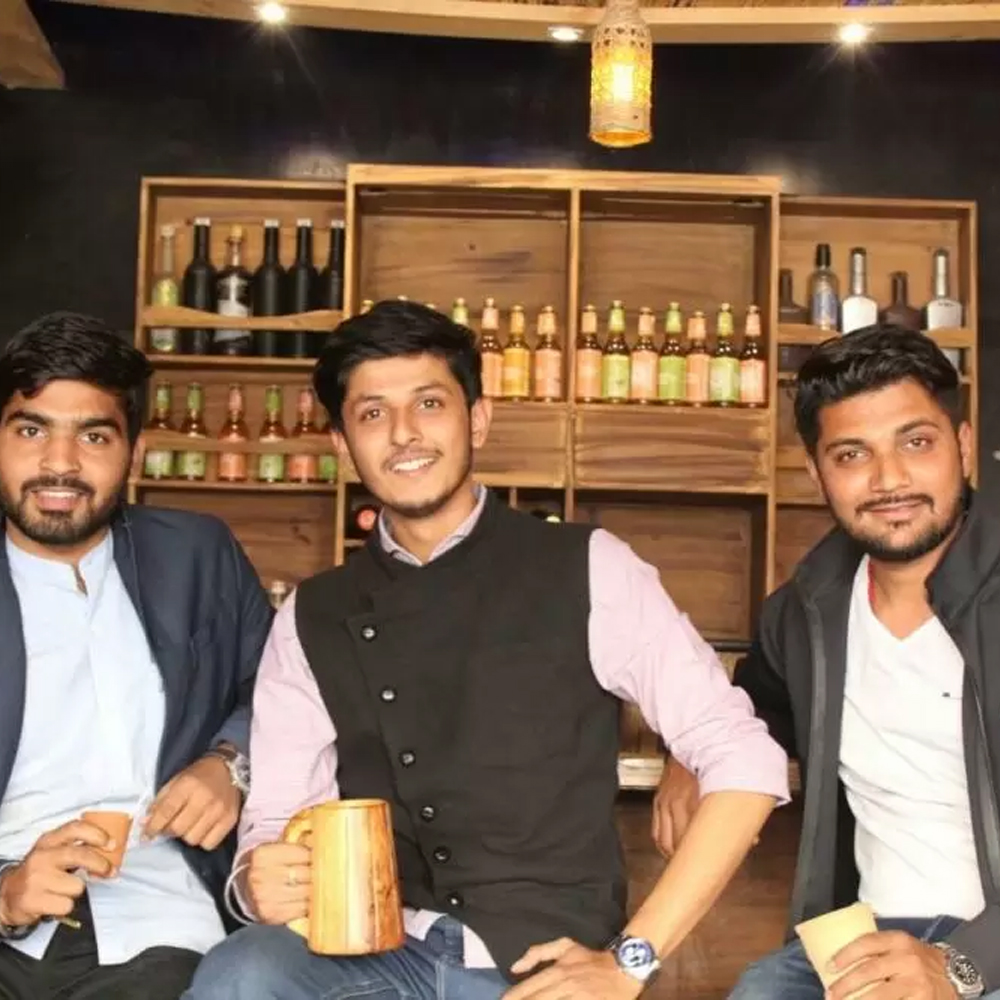 The story of Chai Sutta Bar started with Rs. 3 lakh and now stands at a valuation of Rs. 100 crore-thumnail