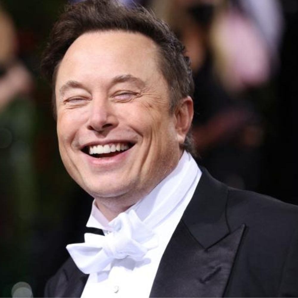 <strong>Elon Musk’s fortune takes $10 billion hit as he is set to become Twitter CEO.</strong> - Post Image