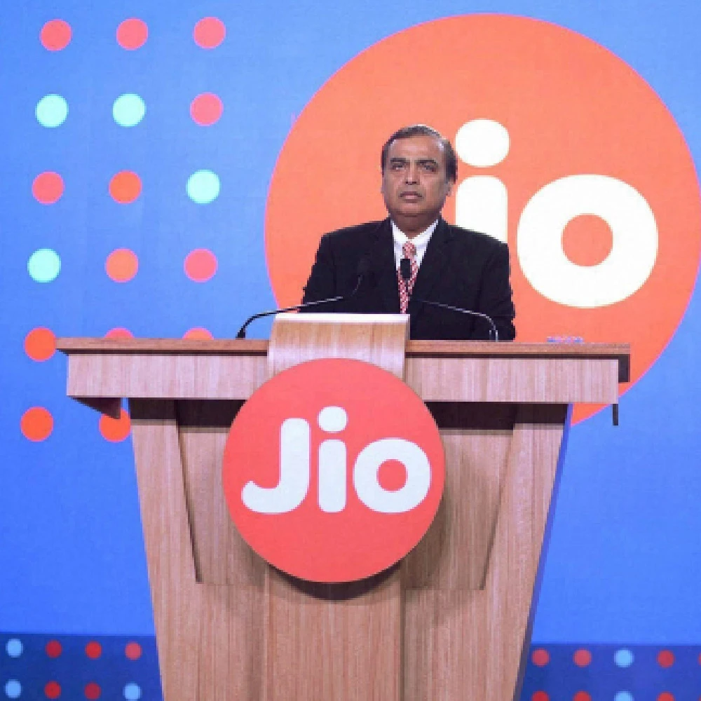 <strong>Reliance Jio Infocomm to raise $1.5 billion via global lenders.</strong>-thumnail