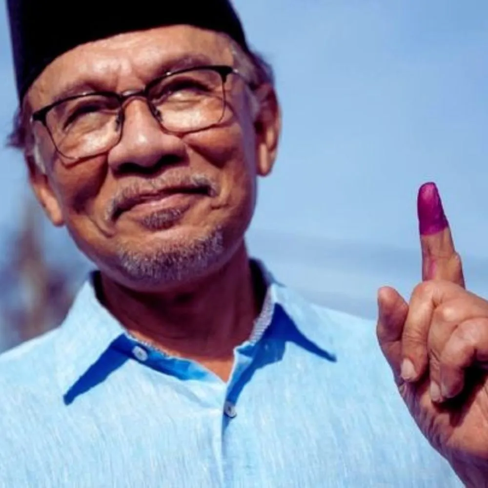 Malaysian opposition leader named Anwar Ibrahim is elected as prime minister-thumnail