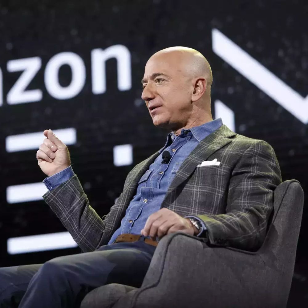 End of Era? Jeff Bezos steps down as the CEO of Amazon after 27 years -thumnail