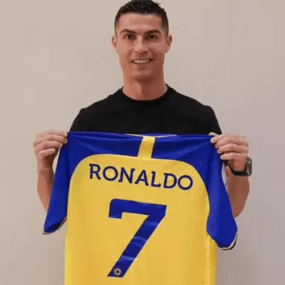 Saudi Arabia’s Al Nassr Club signs Ronaldo in a 2.5 years contract-thumnail