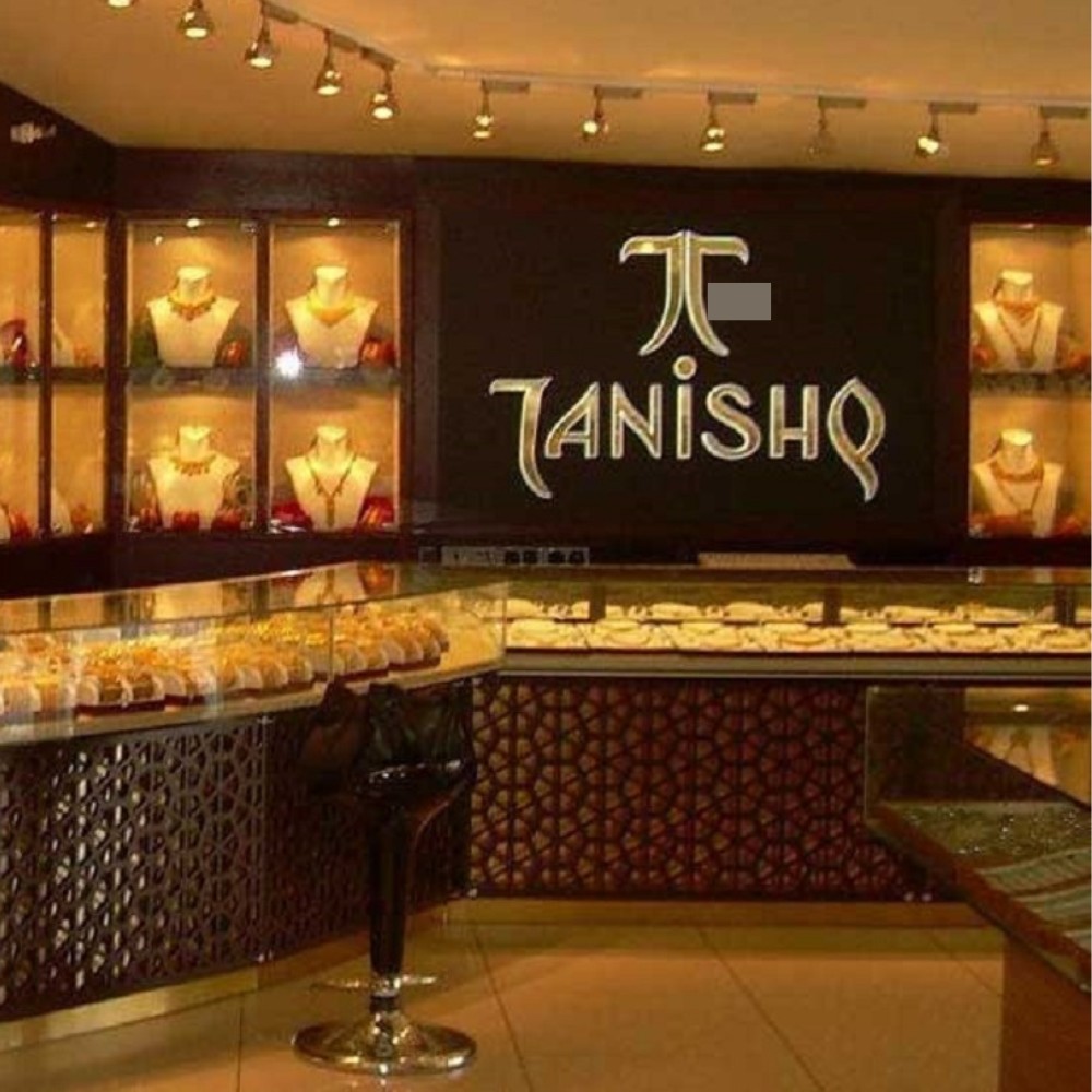 Tanishq enters the US market. First store launched by Senator