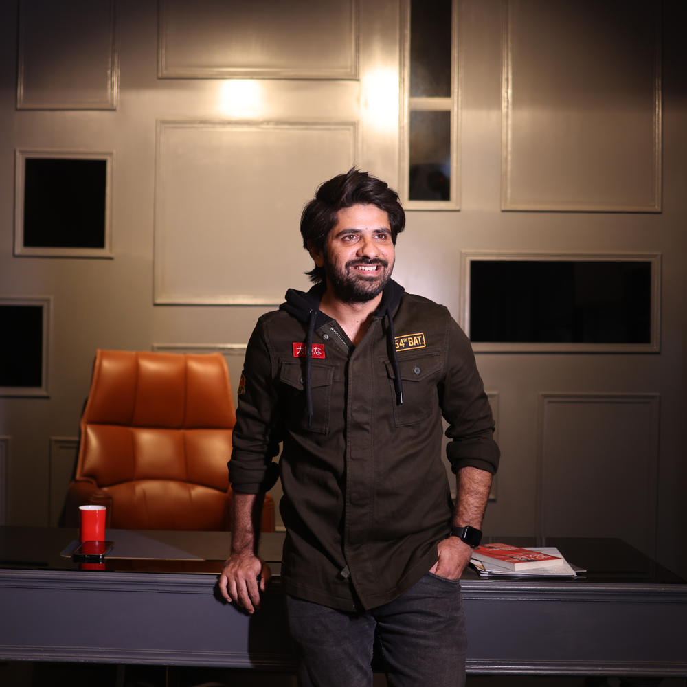 <strong>Meet Shoeb Parekh- The passionate craftsman creating designer furniture for your special space</strong>-thumnail