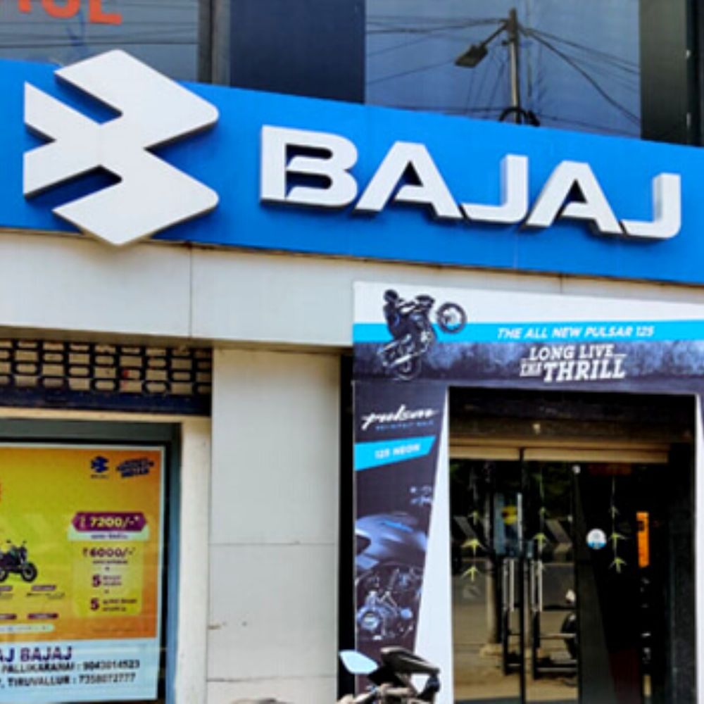 Bajaj Auto drops 5% following report of planned production cuts-thumnail