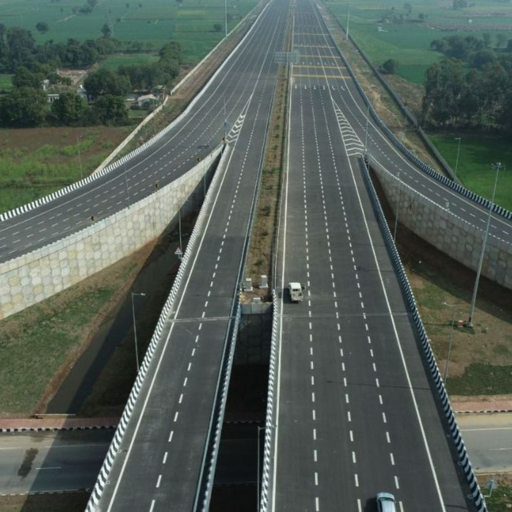 <strong>The Delhi-Mumbai Expressway section of 246 km will be inaugurated by Prime Minister Modi on Sunday</strong>-thumnail