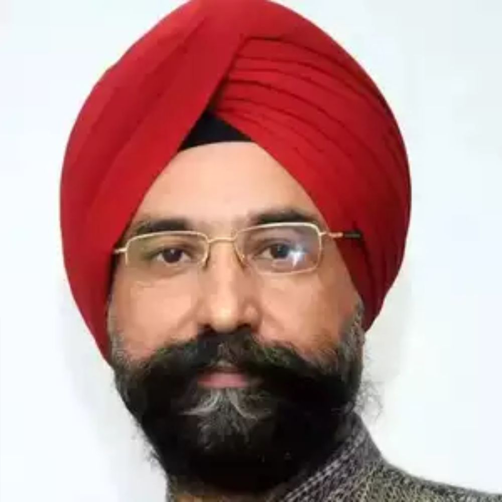 To expand its grocery business, Reliance Retail hires ex-Amul chief Sodhi-thumnail