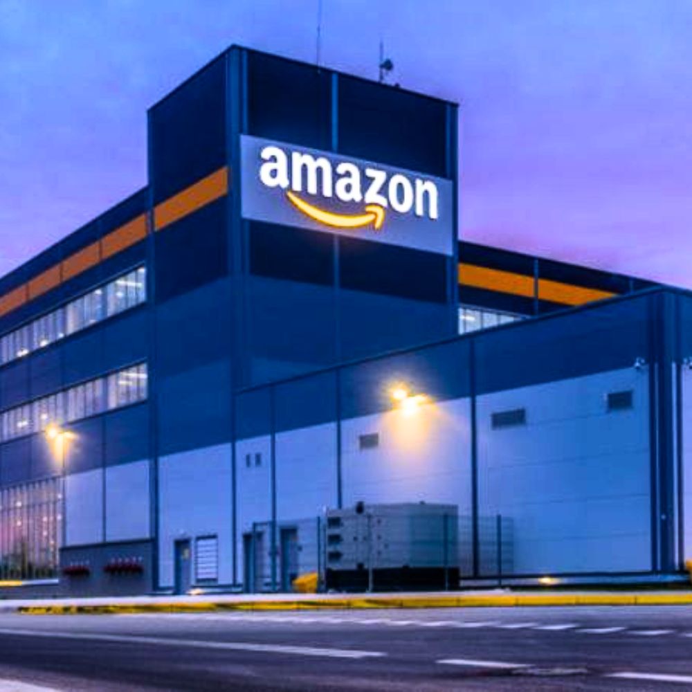 Amazon: From Small Beginnings to Market Dominance – Reshaping the Way We Shop and Live-thumnail