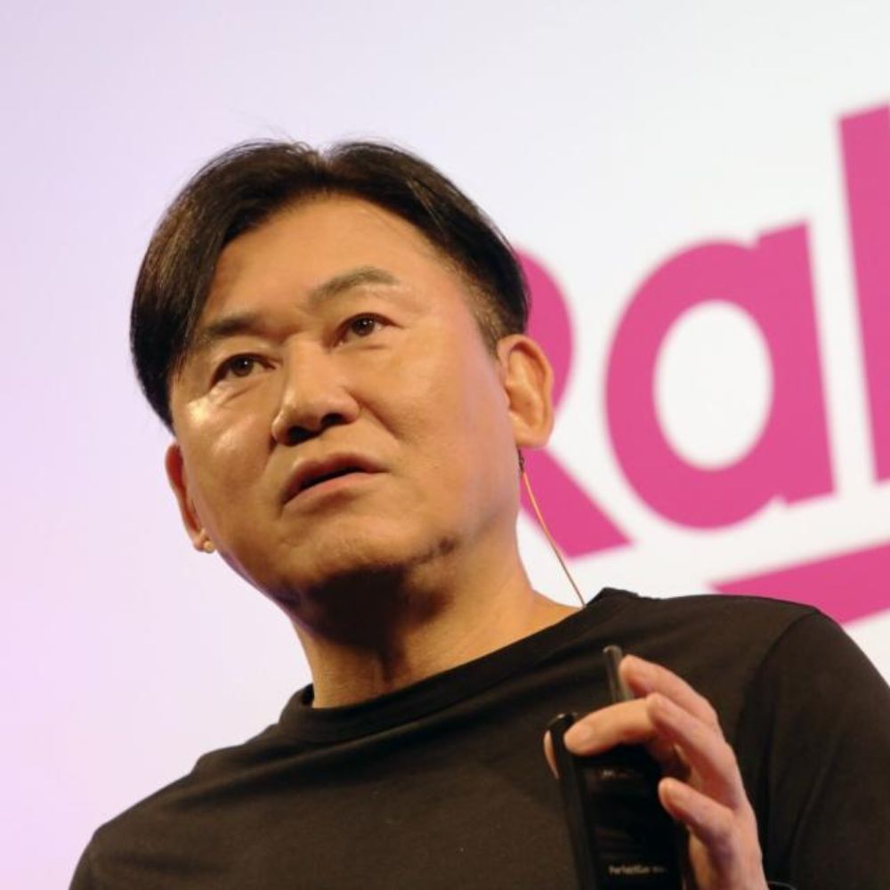 Embattled Rakuten, a Japanese fintech company, plans a $2.5 billion share offering to boost finances-thumnail