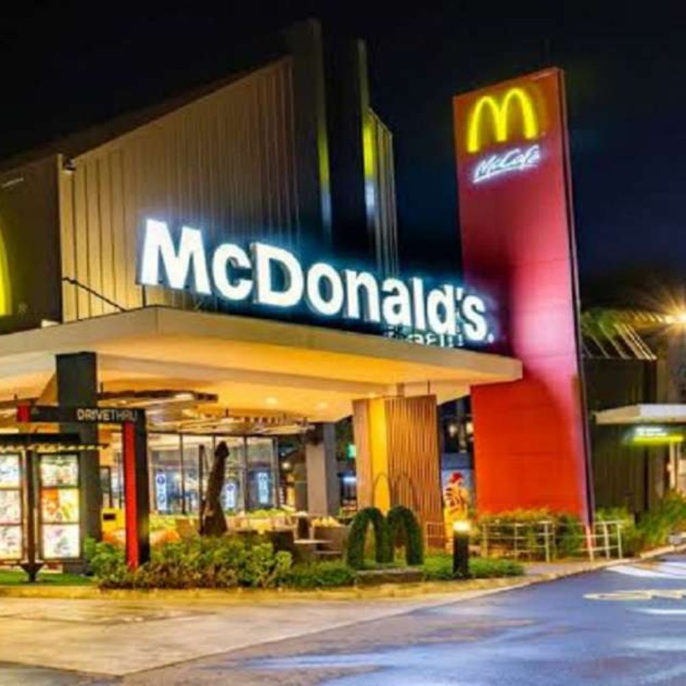 The Menu of Triumph: How McDonald’s Revolutionised Fast Food and Won Over the World-thumnail