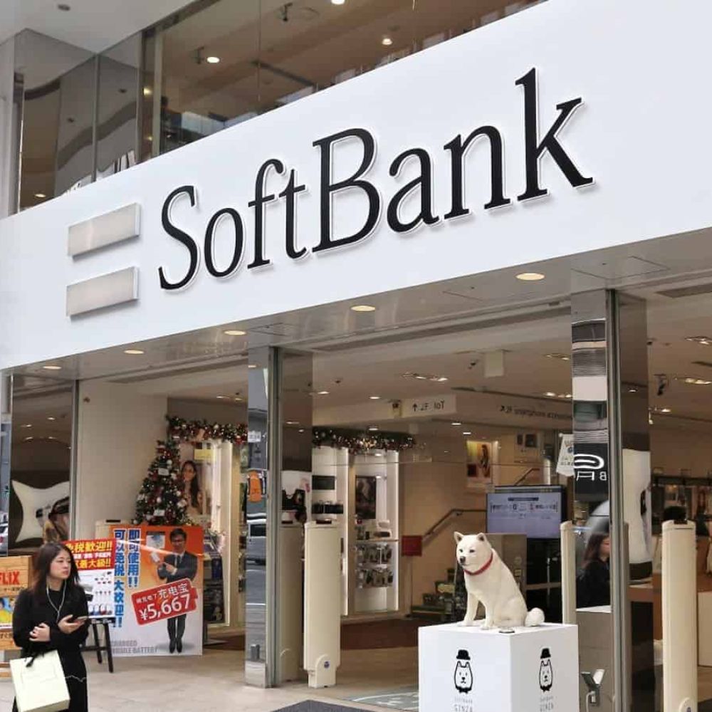 SoftBank Planning Profitable Exits from Paytm and Zomato Amidst Rising Stocks-thumnail
