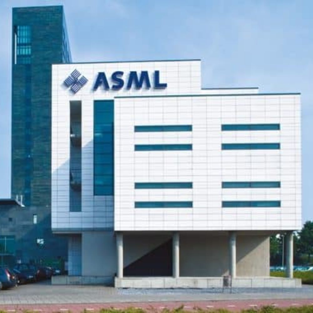 ASML Reports Strong Q2 Earnings and Raises Sales Outlook on Chinese Demand-thumnail