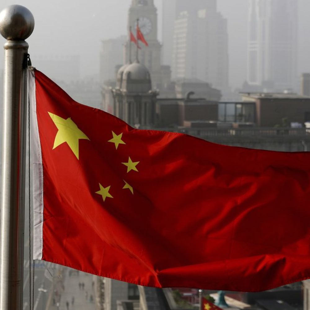 As the economy sputters, China invites global investors for a rare meeting-thumnail