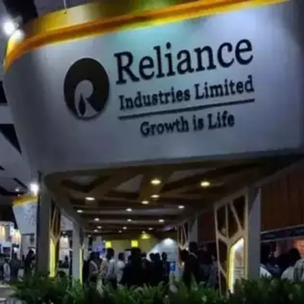 Reliance Industries Shares Slump on Disappointing Profits Amid Concerns Over Key Businesses-thumnail