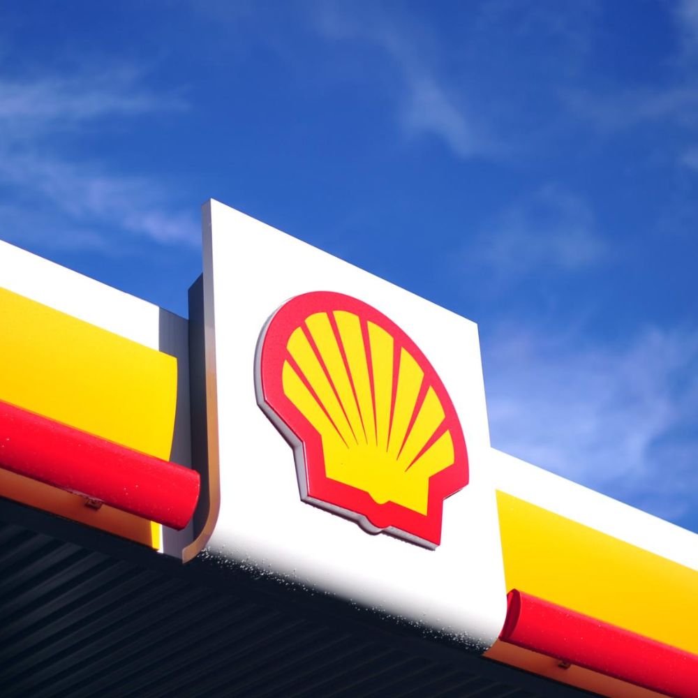 Shell Reports Profits Plunge by 56% Amidst Market Challenges-thumnail