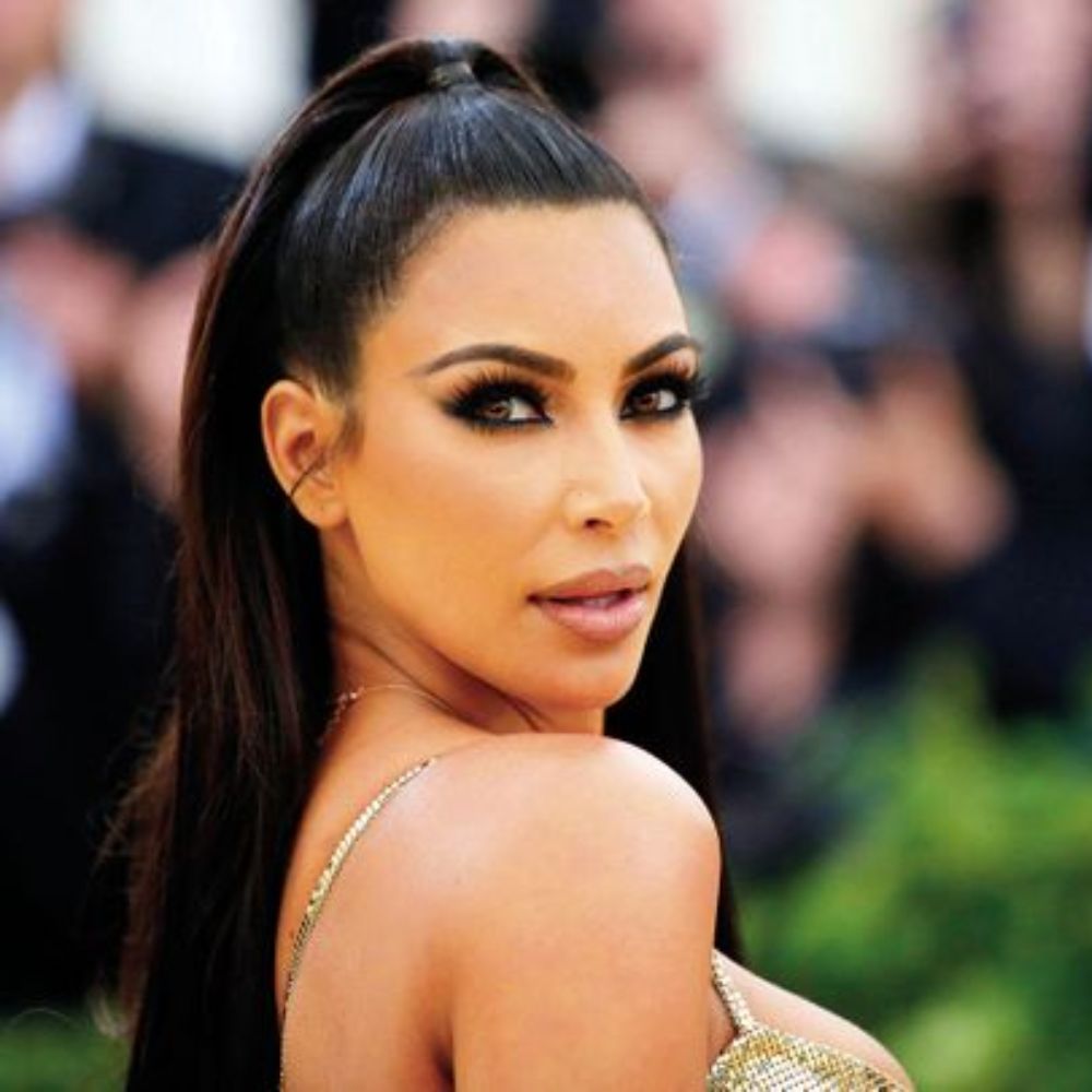 Skims from Kim Kardashian are now valued at around $4 billion-thumnail