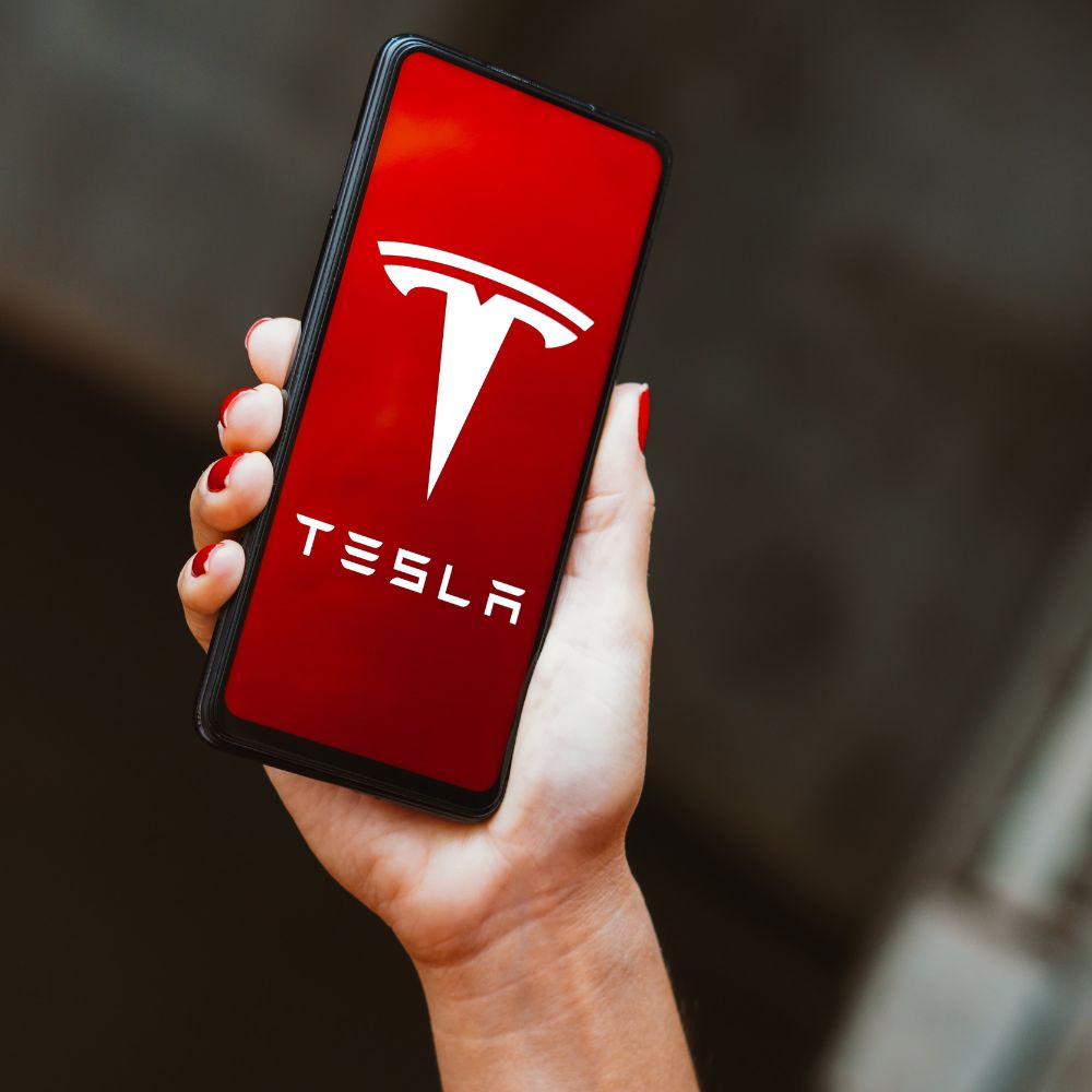 Tesla’s board has agreed to settle a shareholder lawsuit for $735 million-thumnail