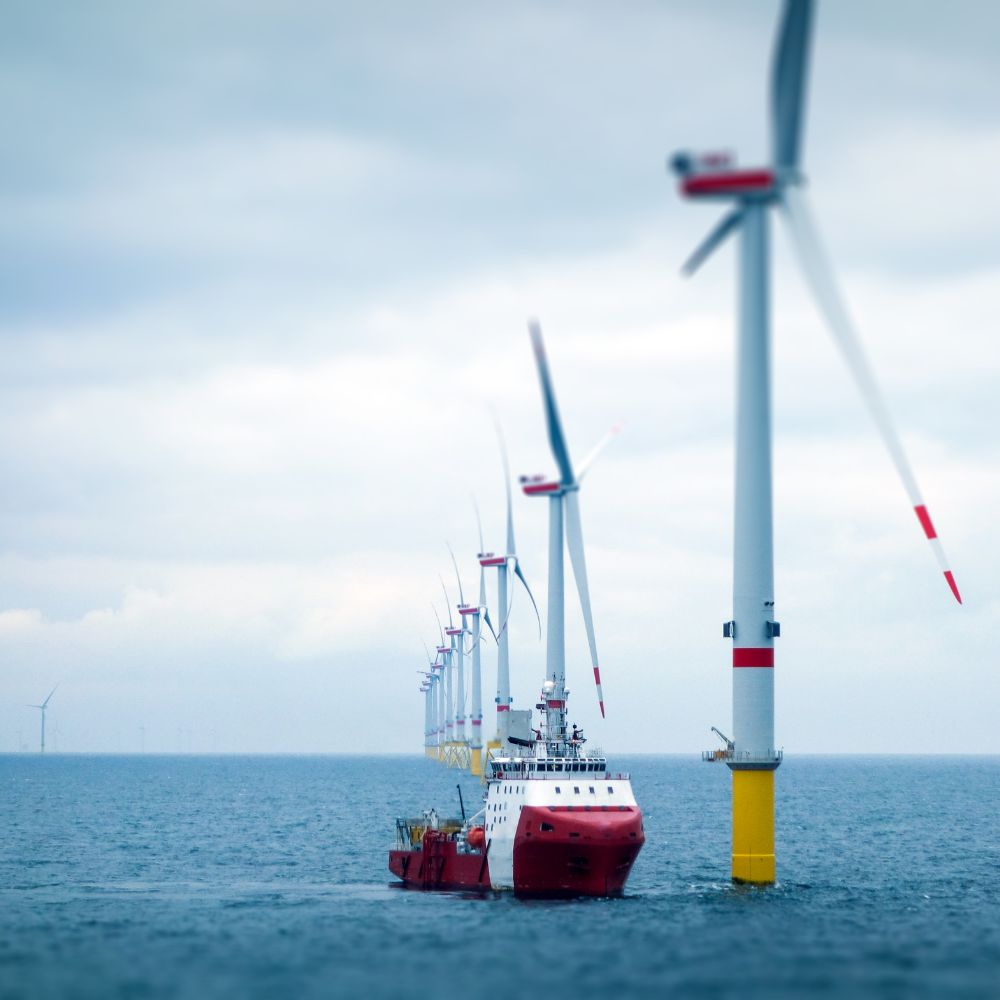 Iberdrola Partners with Masdar for Offshore Wind Farm Development-thumnail