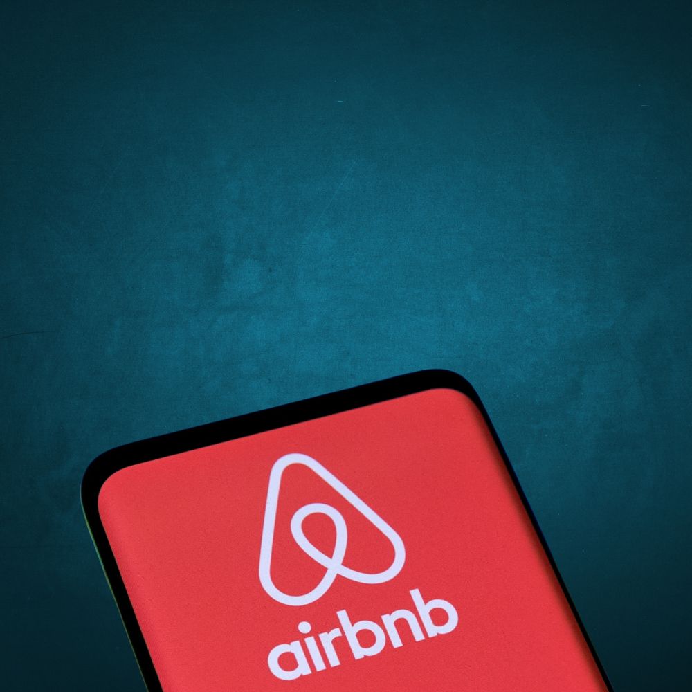 As international travel rebounded, Airbnb forecasts upbeat revenue-thumnail