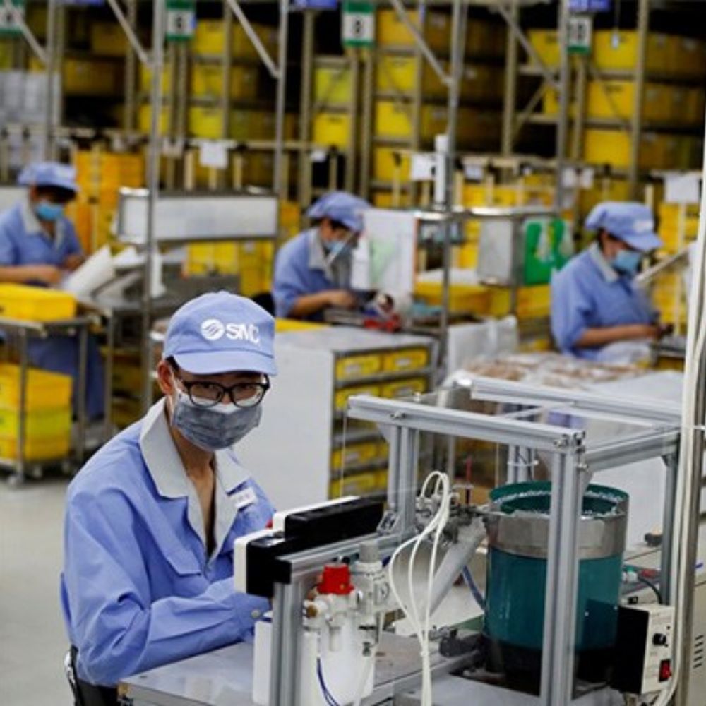 Asia’s Factory Activity Contracts in July Amid Global Slowdown and China’s Weakness-thumnail