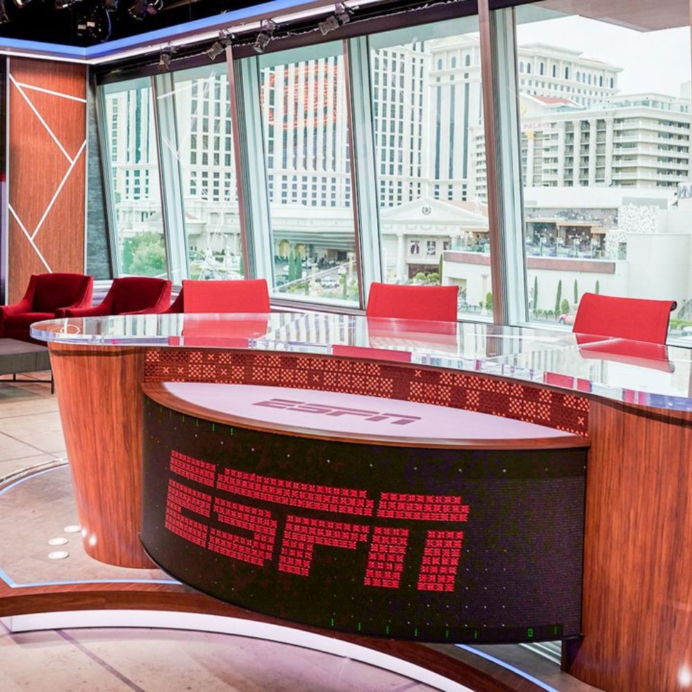 ESPN strikes a deal to license its brand for a sports betting app to Penn Entertainment-thumnail