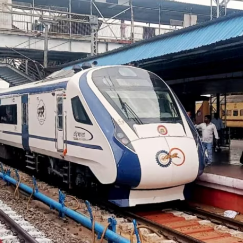 On August 19, a redesigned orange Vande Bharat train is set to debut.-thumnail