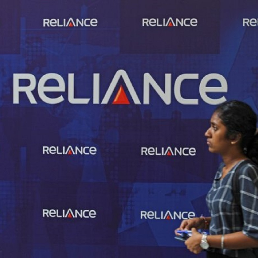 Reliance Capital offloads 45% stake in listed subsidiary Reliance Home Finance for Rs 54 crore.