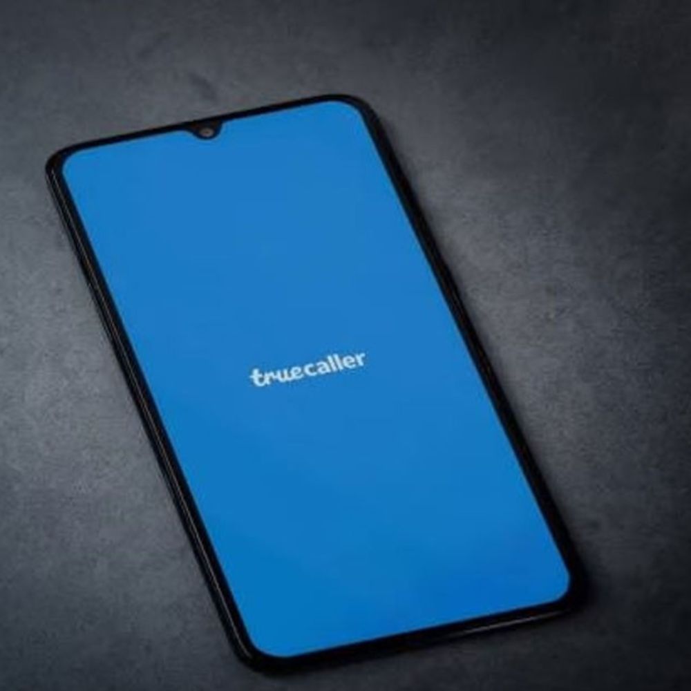 Truecaller introduces an AI-enabled call-answering feature for users-thumnail