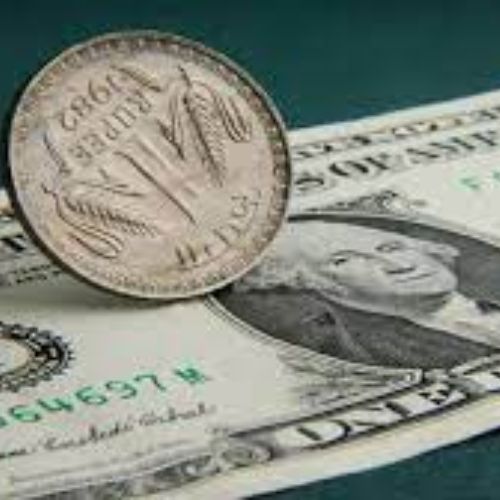 Against the US dollar, the rupee gains 7 paise to 83.02 -thumnail