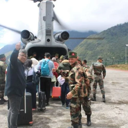 Indian Army Mounts Massive Relief Operation to Rescue Over 1200 Stranded Tourists in Sikkim-thumnail