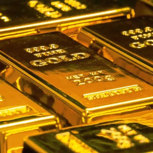 The Price of Gold Soars Past $2,100 to New Record and Analysts Do Not Think It Will Stop There-thumnail