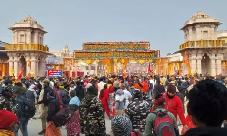 Ayodhya Ram Mandir: Devotees