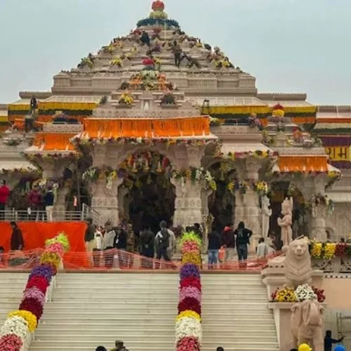 Ayodhya Set for Tourism Windfall as Ram Mandir Inauguration Sparks Religious Travel Boom-thumnail