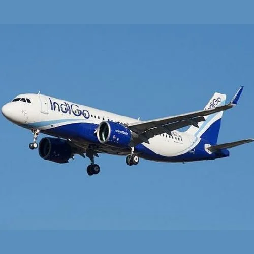 Passenger Assaults Indigo Pilot After 13 Hour Flight Delay -thumnail