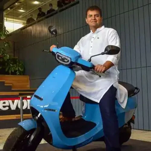 According to Bhavish Aggarwal, Ola Scooters Would Last Twice as Long as Petrol Scooters and Come With an Eight-Year Warranty-thumnail