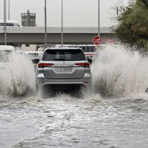 Heavy Rain Causes Flooding and Travel Disruptions Across the UAE-thumnail