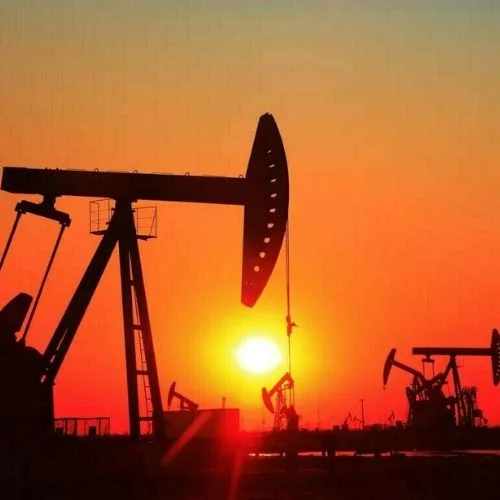 Oil Prices Surge Following Suspected Strikes in Iran-thumnail