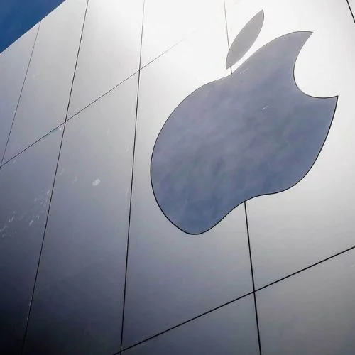 Apple Bets Big on AI, but with a Lower Cost Strategy -thumnail