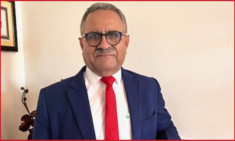 Dr Arvind Kapur